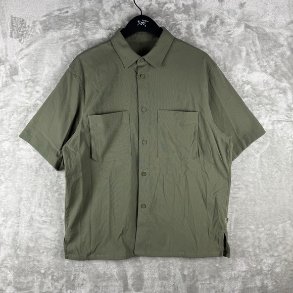 lululemon athletica Other - Lululemon Relaxed Fit Short Sleeve Stretch Green Shirt Mens Size M/L Pockets